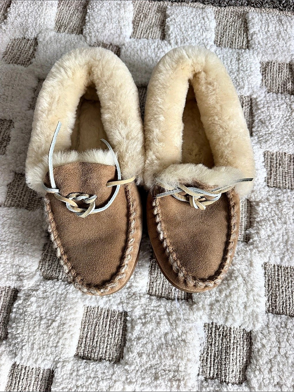 L.L.Bean Wicked Good Moccasins Fur-Lined Moccasin Slippers in Brown & Cream Like